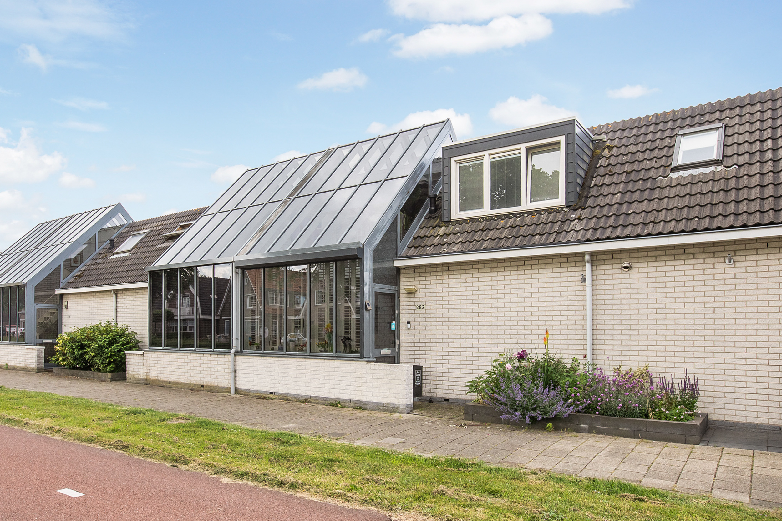 Venneperweg 282 , 2153 AE Nieuw-vennep