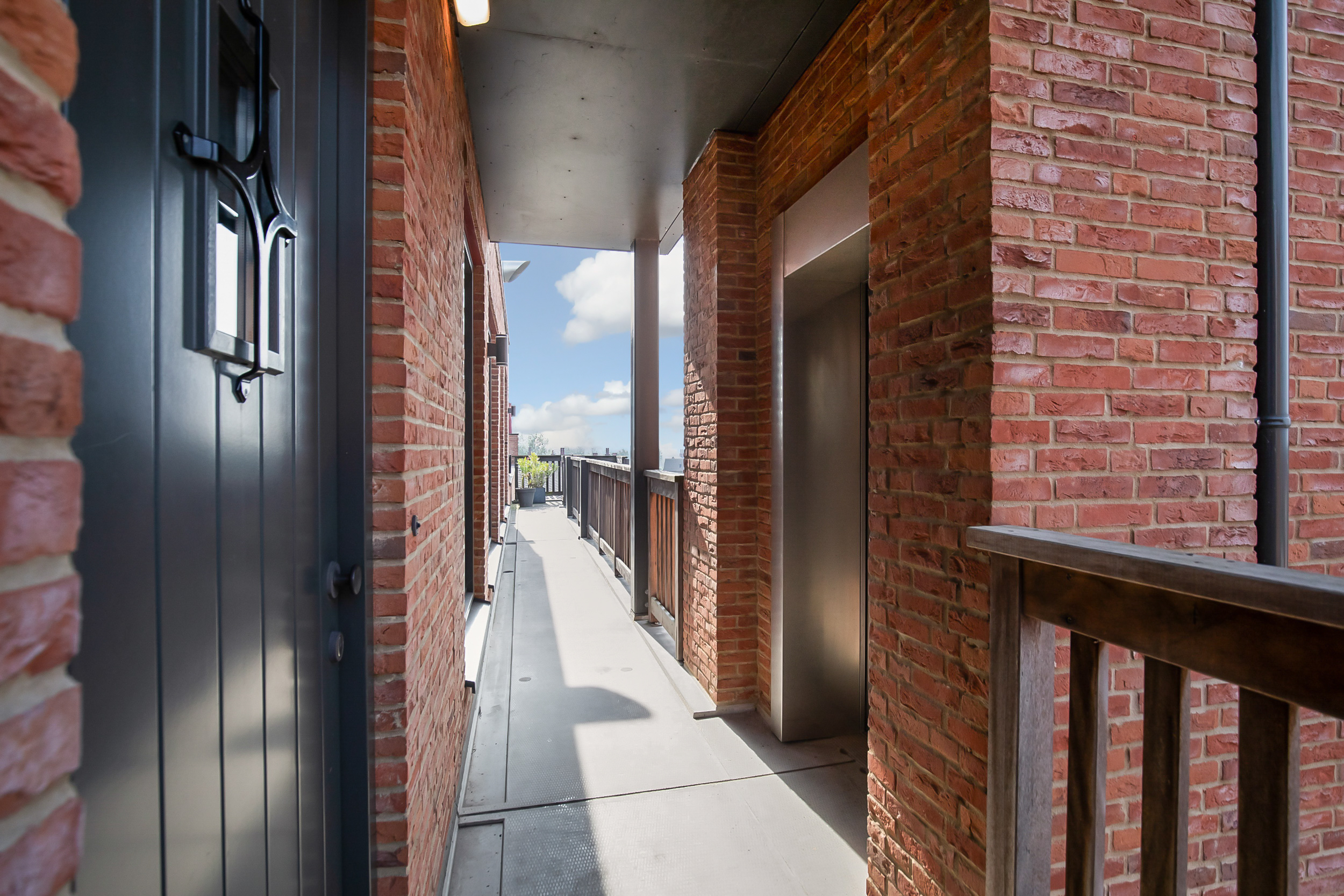 Thomas Morelaan 305 , 2135 WC Hoofddorp