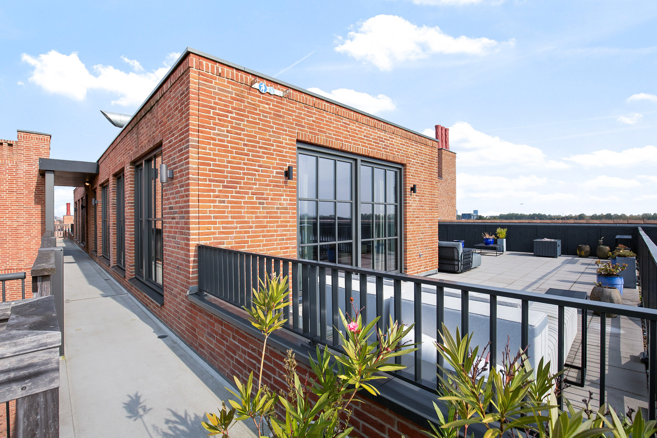 Thomas Morelaan 305 , 2135 WC Hoofddorp