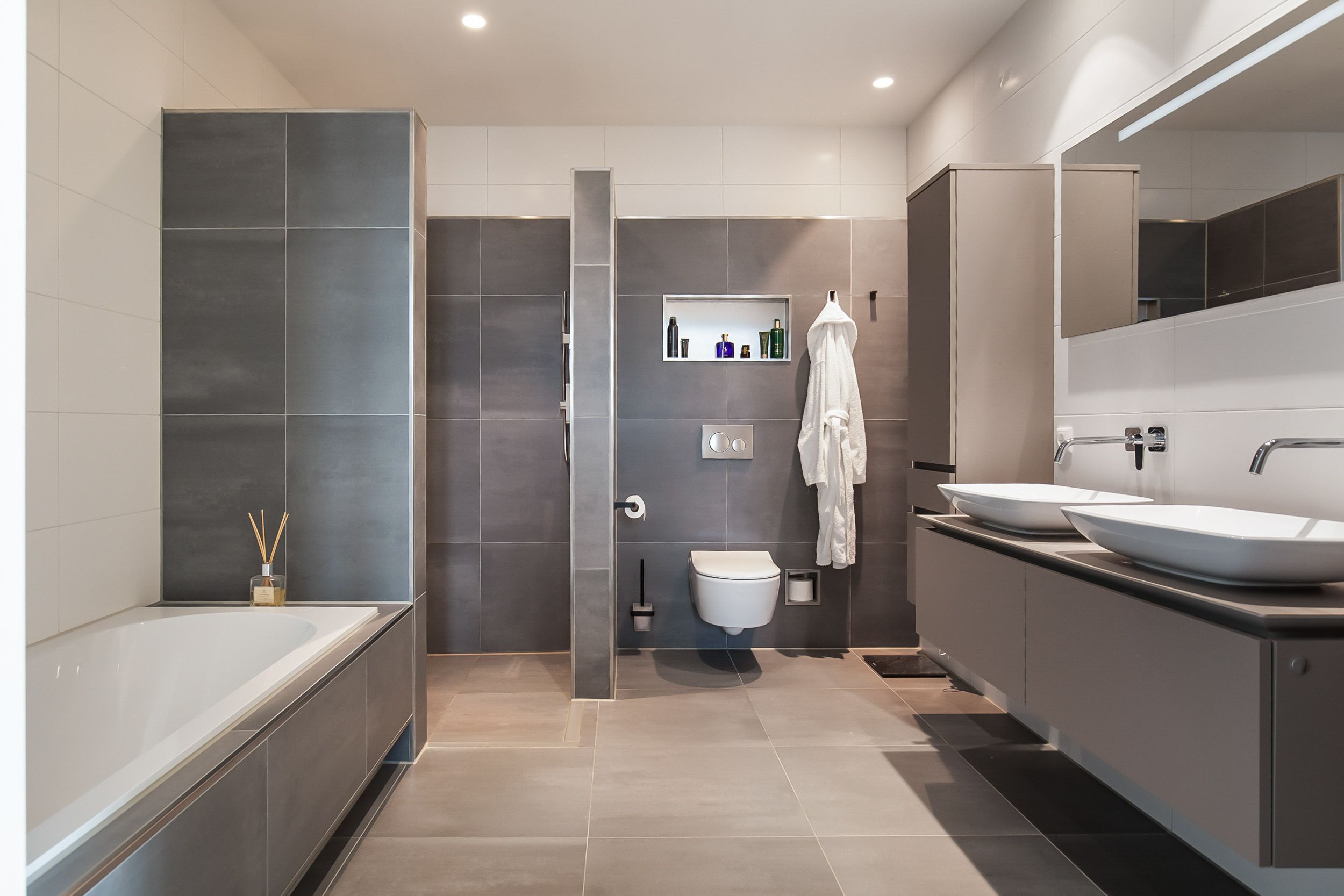 Thomas Morelaan 305 , 2135 WC Hoofddorp