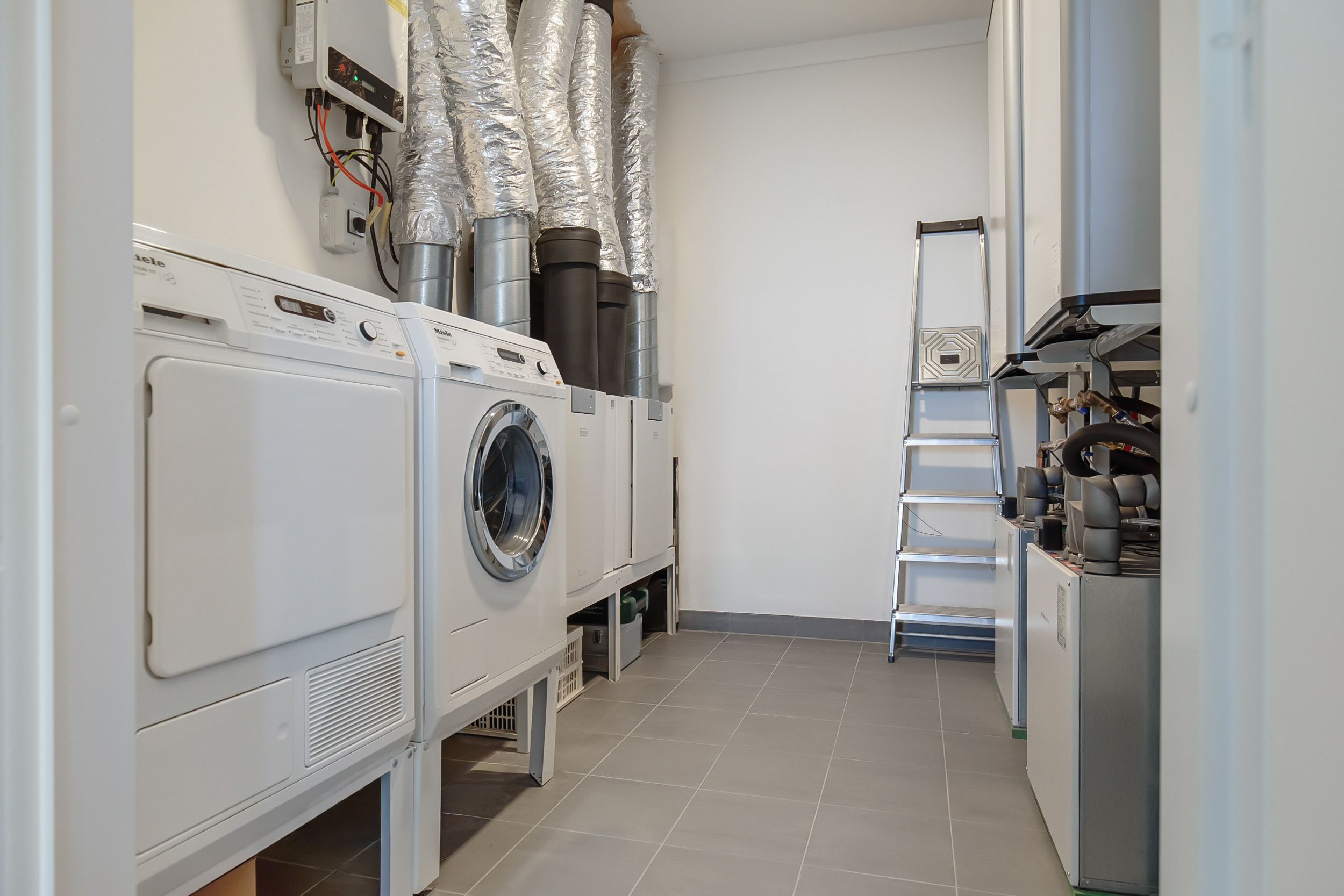 Thomas Morelaan 305 , 2135 WC Hoofddorp