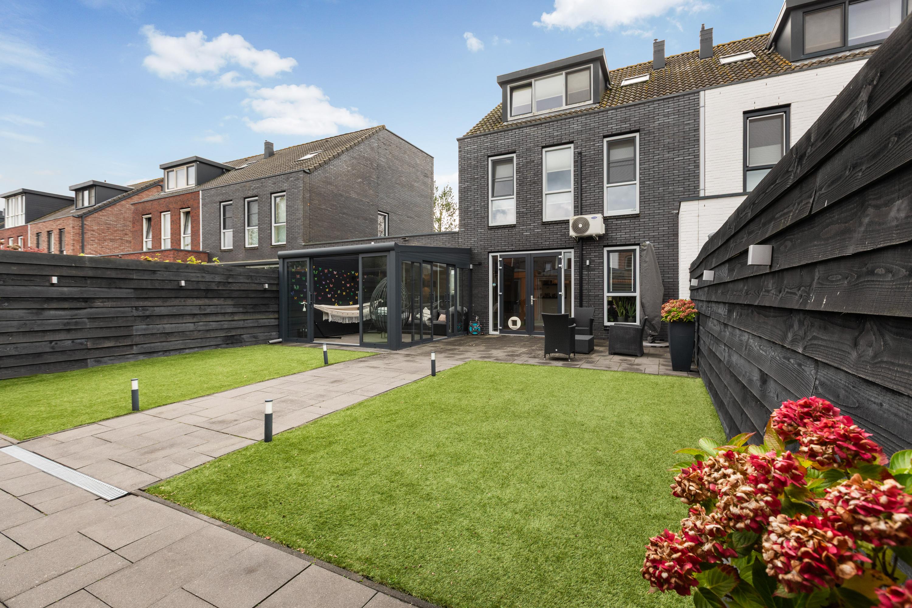 Saarloosstraat 24 , 2134 LZ Hoofddorp