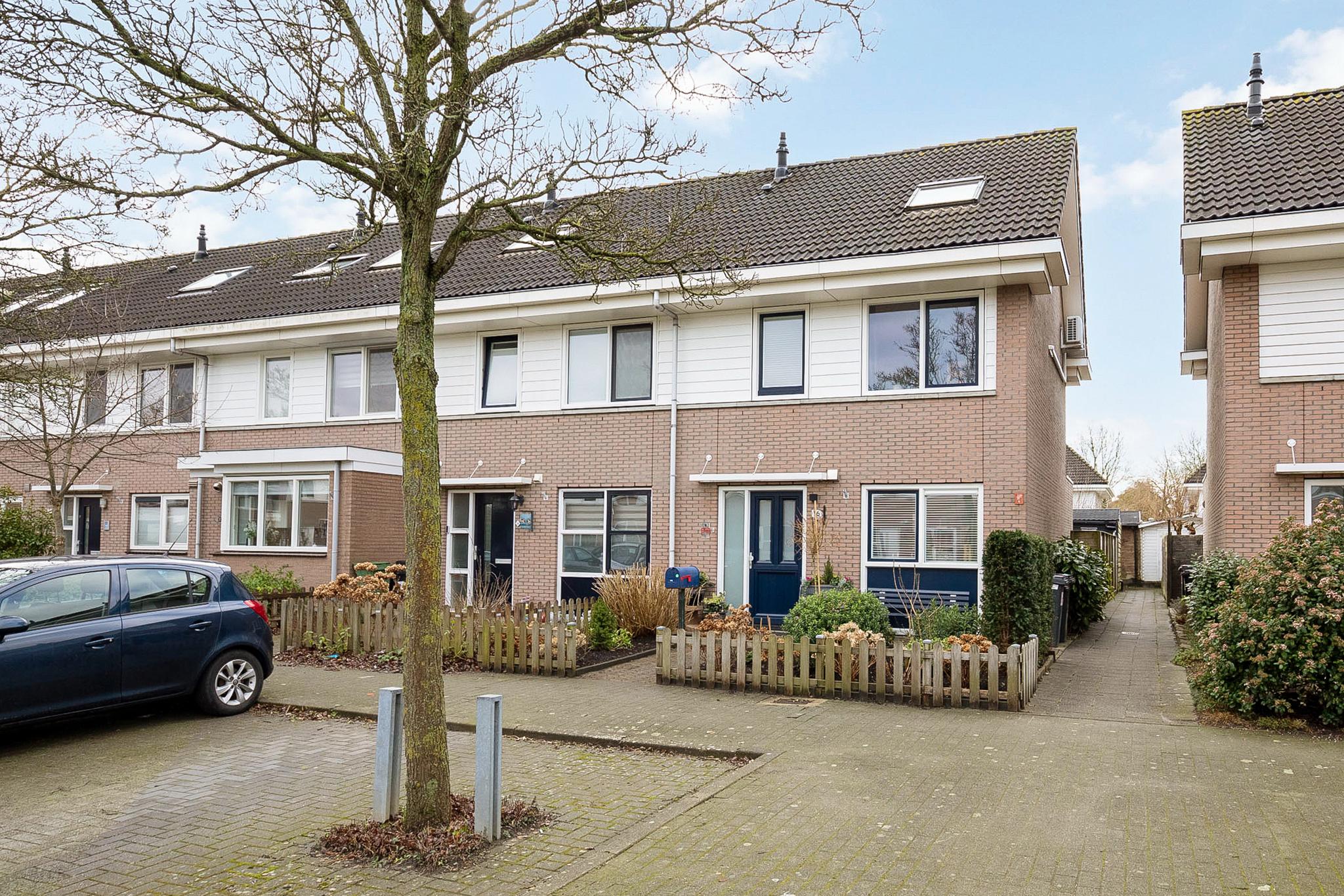 Bachlaan 16 , 2151 GE Nieuw-vennep