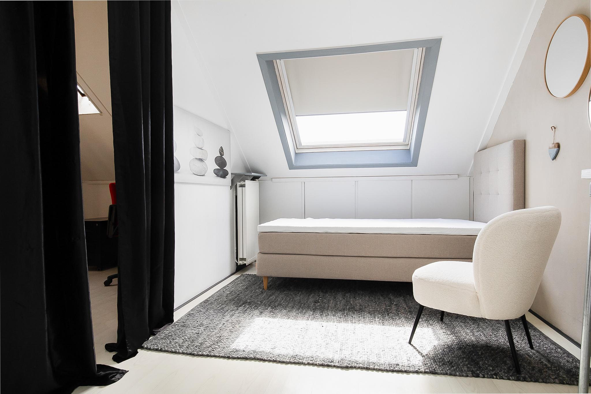Carmenlaan 12 , 2152 JN Nieuw-vennep