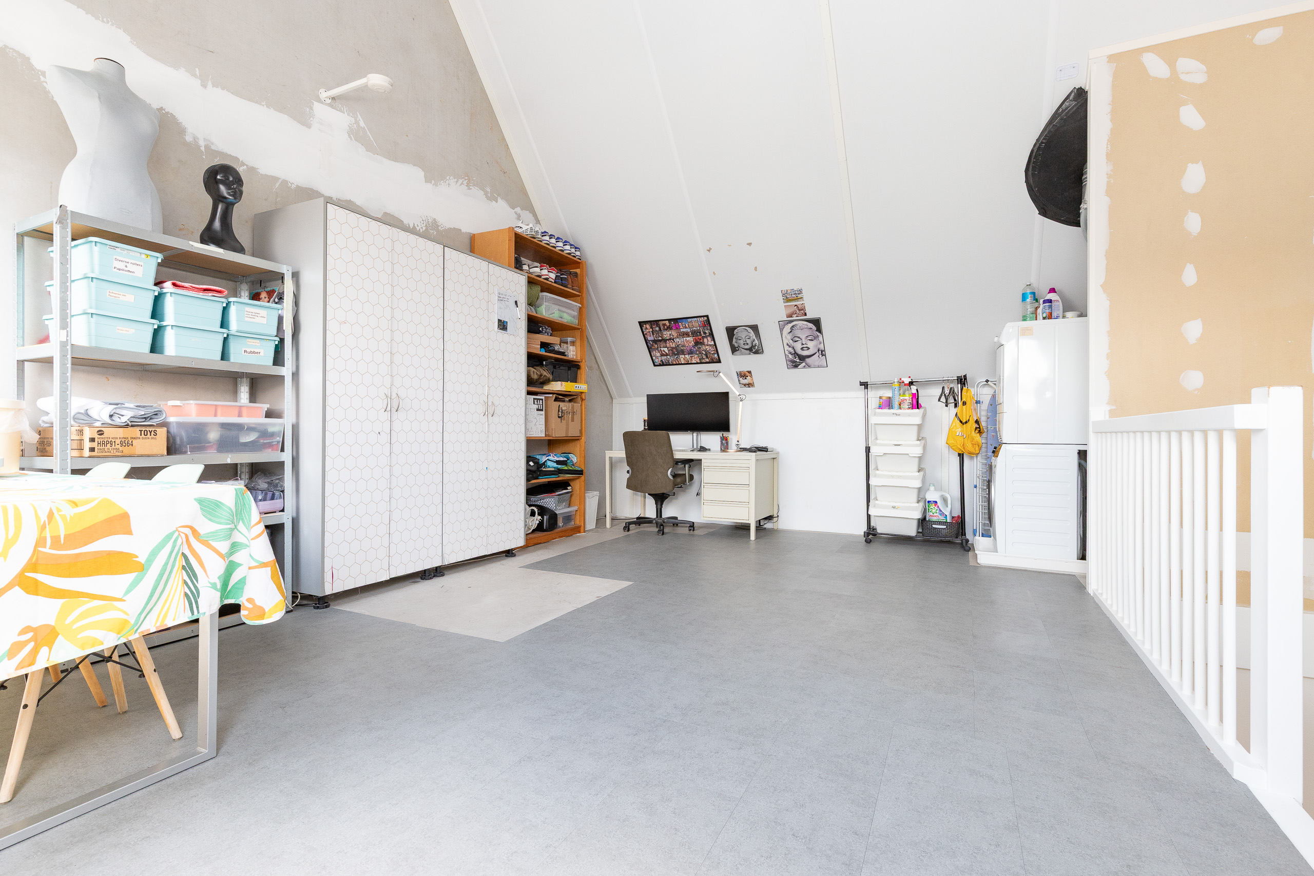 Thomas Morelaan 98 , 2135 WC Hoofddorp