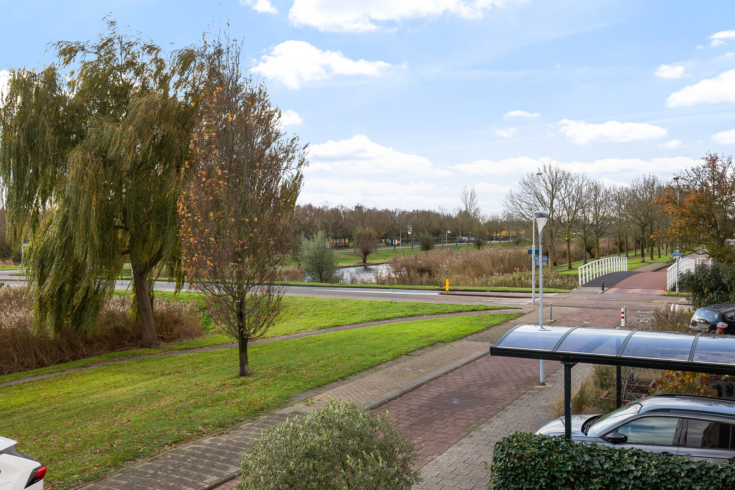 Taniaburg 36 , 2135 BX Hoofddorp